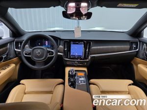 Volvo S90 B5 Ultra Bright 2025 года из Южной Кореи