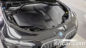 BMW i7 xDrive 60 M Sport 2023 года из Южной Кореи