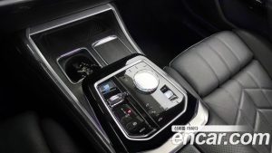 BMW i7 xDrive 60 M Sport 2023 года из Южной Кореи