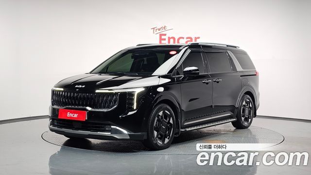 Kia Canival 7-Seater на открытом воздухе 2025 года из Кореи