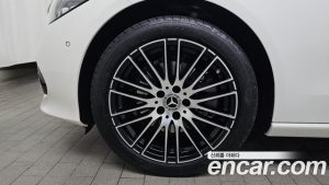 Mercedes-Benz C-Class C200 Avantgarde 2024 года из Южной Кореи