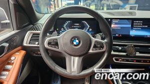BMW X7 xDrive 40i M Sport 6 2023 года из Южной Кореи