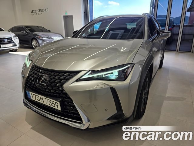 Lexus UX 2.0 2WD 2024 года из Кореи