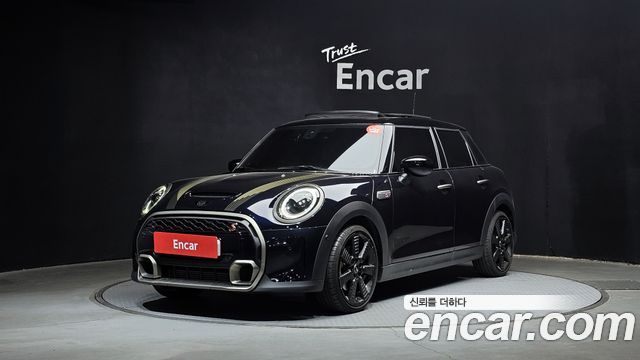 Mini Cooper 5Door RESOLUTE Edition 2023 года из Кореи