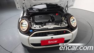 Mini Cooper 5Door Favoured 2025 года из Южной Кореи