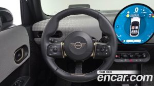 Mini Cooper 5Door Favoured 2025 года из Южной Кореи