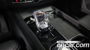 Volvo XC60 B5 ULTIMATE Bright 2023 года из Южной Кореи