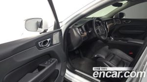 Volvo XC60 B5 ULTIMATE Bright 2023 года из Южной Кореи