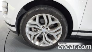Land Rover Range Rover Evoque P250 R-Dynamic SE 2022 года из Южной Кореи