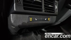 Land Rover Range Rover Evoque P250 R-Dynamic SE 2022 года из Южной Кореи