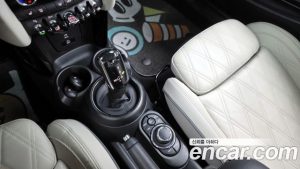 Mini Cooper CLASSIC 2024 года из Южной Кореи