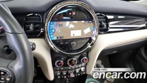 Mini Cooper CLASSIC 2024 года из Южной Кореи