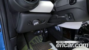 Mini Cooper CLASSIC 2024 года из Южной Кореи