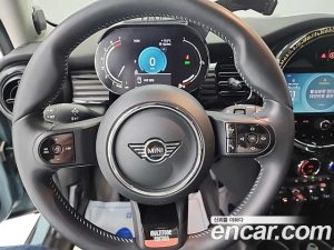 Mini Cooper 5Door MULTITONE Edition 2023 года из Южной Кореи
