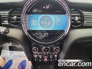Mini Cooper 5Door MULTITONE Edition 2023 года из Южной Кореи