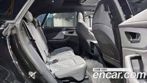 Audi Q8 55 TFSI 4WD Premium 2023 года из Южной Кореи
