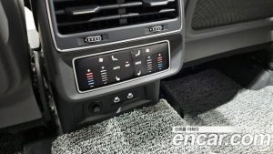 Audi Q8 55 TFSI 4WD Premium 2023 года из Южной Кореи