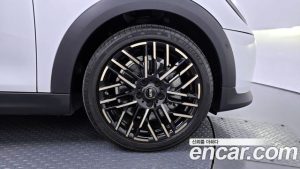 Mini Cooper 5Door Favoured 2025 года из Южной Кореи