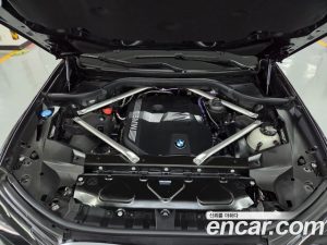 BMW X7 xDrive 40i Design Pure Excellence 7-Seater 2024 года из Южной Кореи