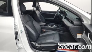 Kia K5 Prestige 2025 года из Южной Кореи