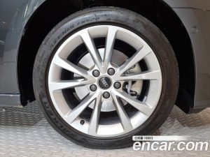 Audi A3 40 TFSI 2025 года из Южной Кореи