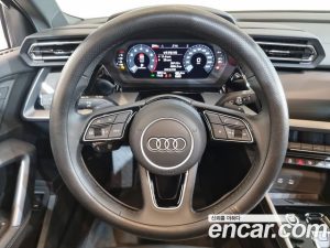 Audi A3 40 TFSI 2025 года из Южной Кореи