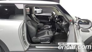 Mini Cooper CLASSIC 2024 года из Южной Кореи