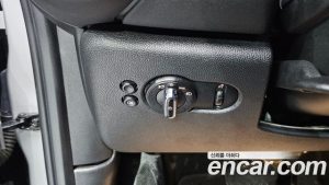 Mini Cooper CLASSIC 2024 года из Южной Кореи