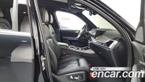 BMW X7 xDrive 40i Design Pure Excellence 7-Seater 2024 года из Южной Кореи