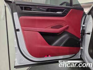 Porsche Macan Base 4 2025 года из Южной Кореи
