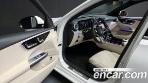 Mercedes-Benz C-Class C200 Avantgarde 2025 года из Южной Кореи