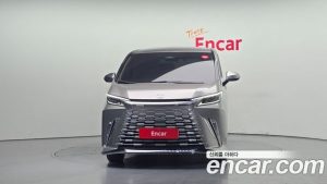Lexus LM 500h Royal 2025 года из Южной Кореи