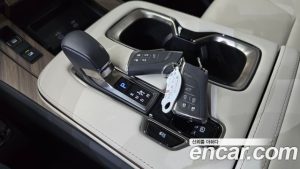 Lexus LM 500h Royal 2025 года из Южной Кореи