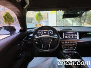 Audi RS e-tron GT GT RS 2023 года из Южной Кореи