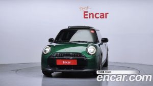 Mini Cooper Favoured 2025 года из Южной Кореи