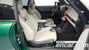 Mini Cooper Favoured 2025 года из Южной Кореи