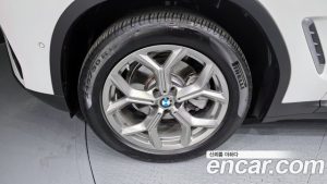 BMW X4 xDrive20i xLine 2023 года из Южной Кореи