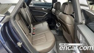 Audi A7 55 TFSI 4WD Premium 2023 года из Южной Кореи