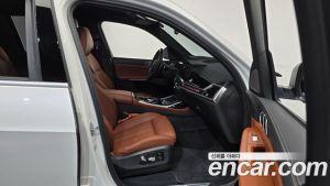 BMW X7 xDrive 40i M Sport 7-Seater 2024 года из Южной Кореи