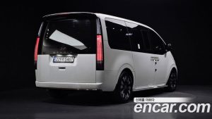 Hyundai Staria L3.5 Lounge 7-Seater 2025 года из Южной Кореи