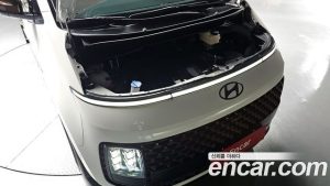 Hyundai Staria L3.5 Lounge 7-Seater 2025 года из Южной Кореи