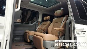 Hyundai Staria L3.5 Lounge 7-Seater 2025 года из Южной Кореи