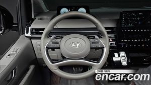 Hyundai Staria L3.5 Lounge 7-Seater 2025 года из Южной Кореи