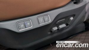 Hyundai Staria L3.5 Lounge 7-Seater 2025 года из Южной Кореи
