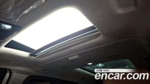 Hyundai Staria L3.5 Lounge 7-Seater 2025 года из Южной Кореи