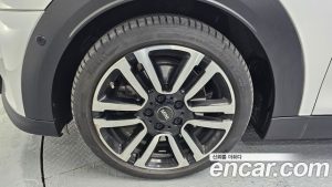 Mini Cooper Convertible CLASSIC 2024 года из Южной Кореи