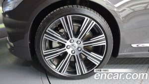 Volvo S90 B6 AWD ULTIMATE Bright 2023 года из Южной Кореи