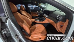 Mercedes-Benz CLS-Class CLS300d 4MATIC 2023 года из Южной Кореи