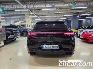 Porsche Cayenne 3.0 Coupe 2023 года из Южной Кореи