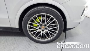 Porsche Cayenne 3.0 Coupe 2023 года из Южной Кореи